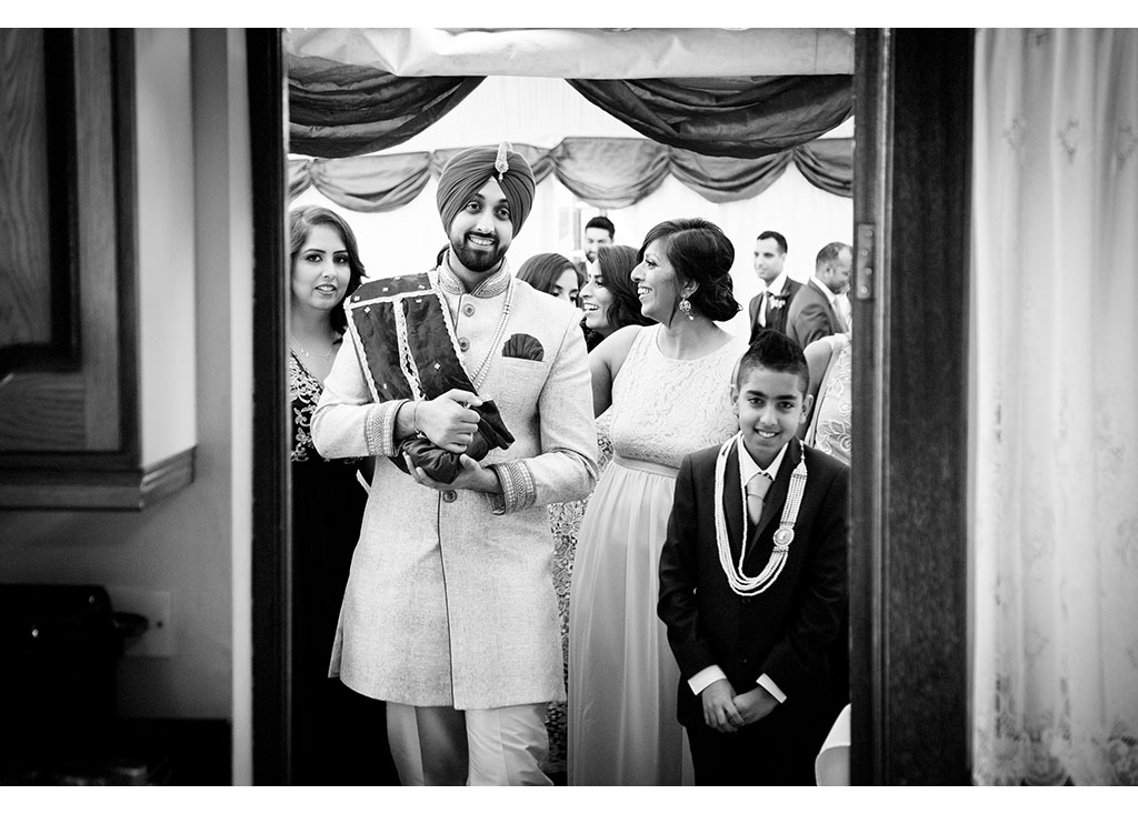 vibrant wedding at Hylands House photo photos photographer Chelmsford Essex wedding photography eyeshine
