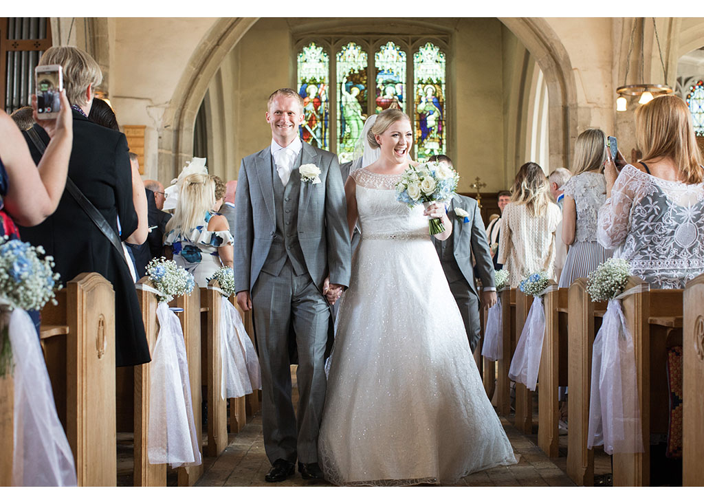 Essex Holy Trinity Church, Rayleigh wedding photographer photos Eyeshine Photography, reportage, documentary