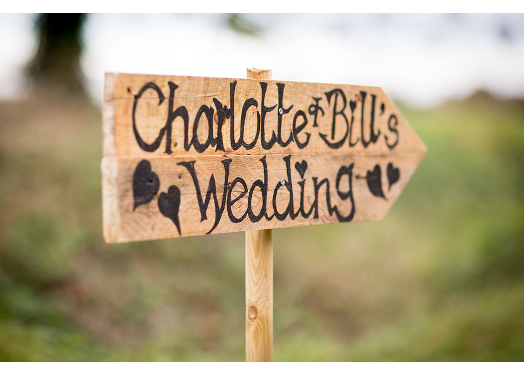 The Compasses at Pattiswick Essex autumn wedding photographer photos Eyeshine Photography, reportage, documentary, photo