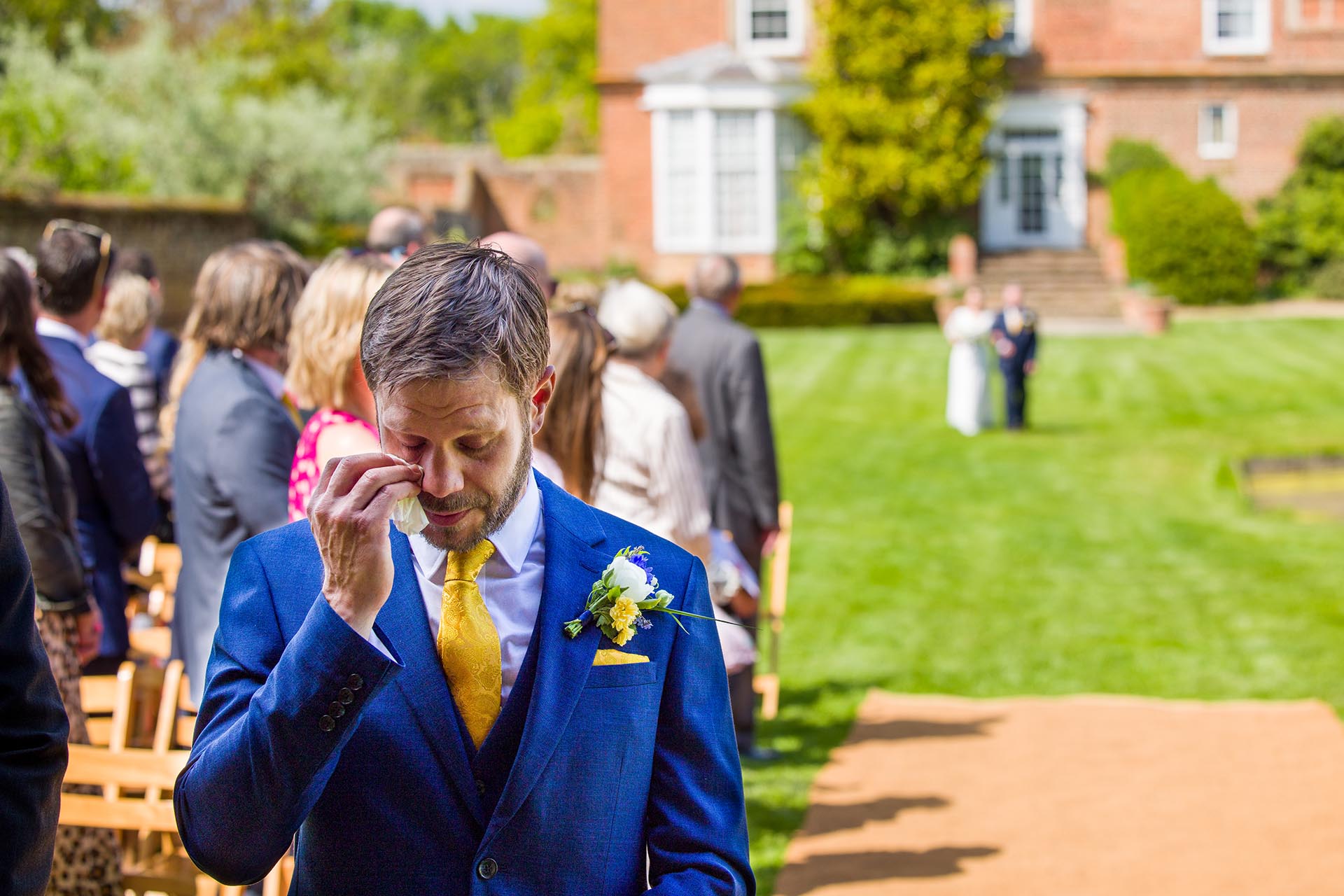 Essex wedding photographer at Great Lodge, Great Bardfield