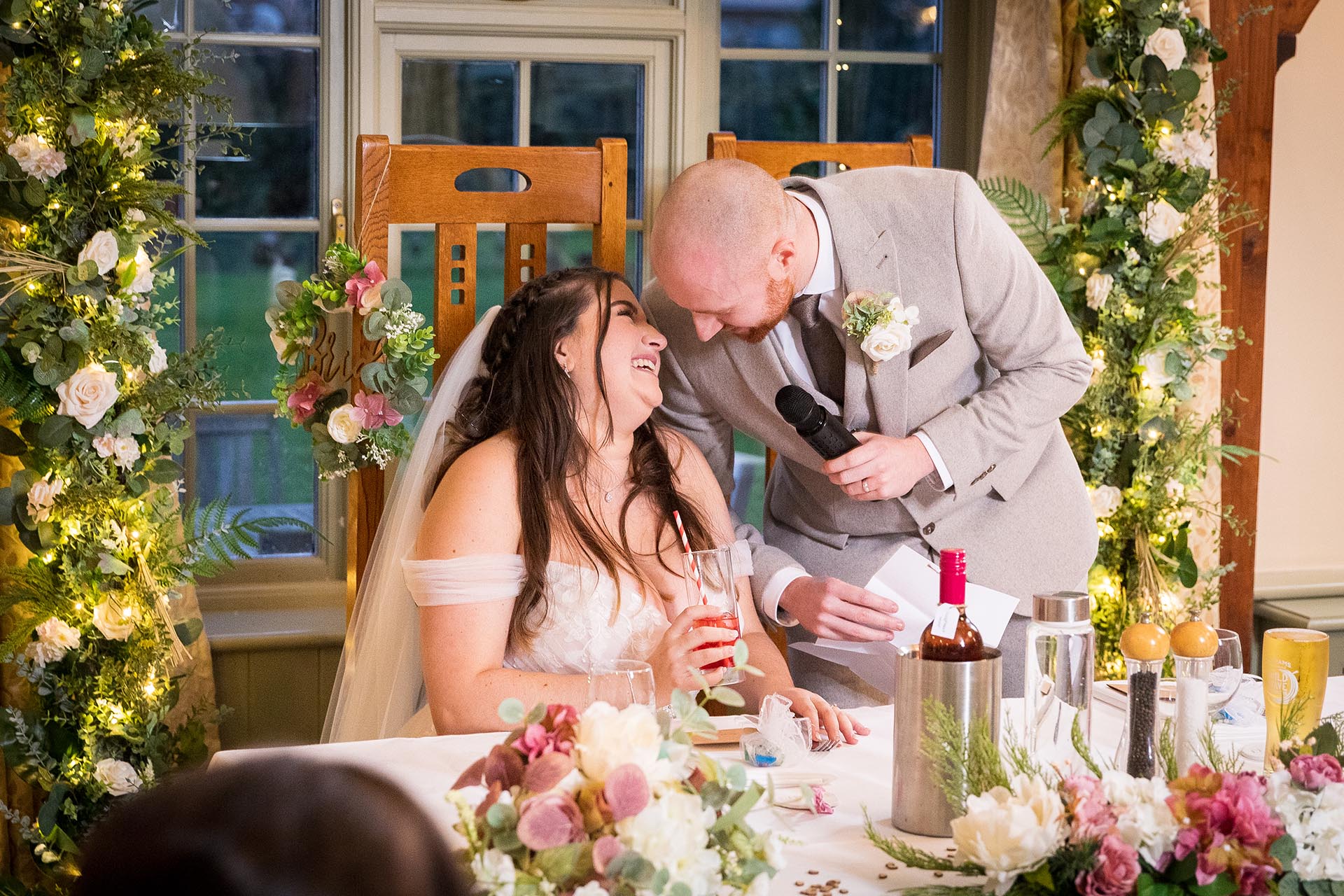 Essex documentary wedding photographer at The Compasses at Pattiswick