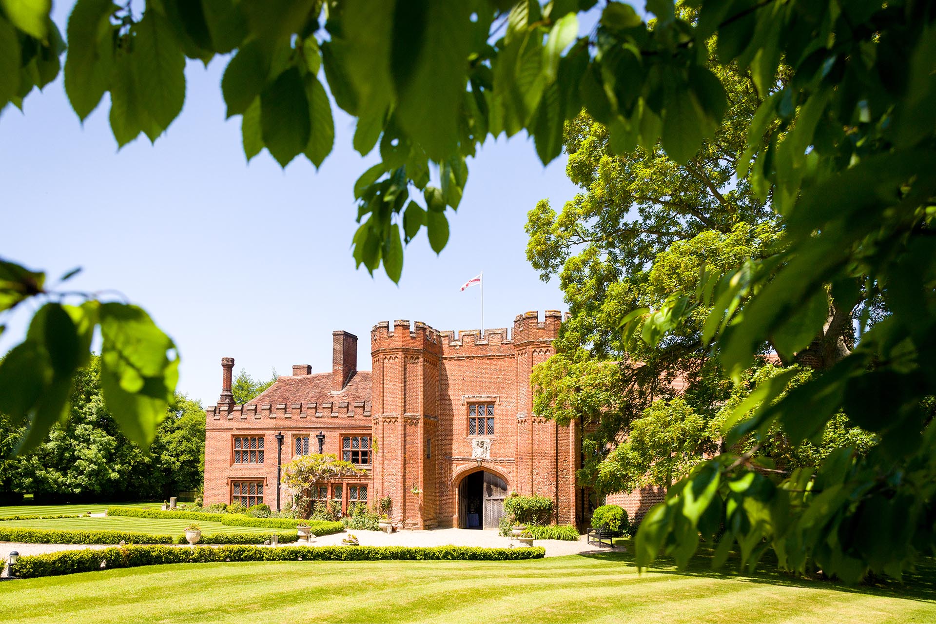 Leez Priory in summer sunshine, Great Leighs, Chelmsford, by Essex wedding photographer
