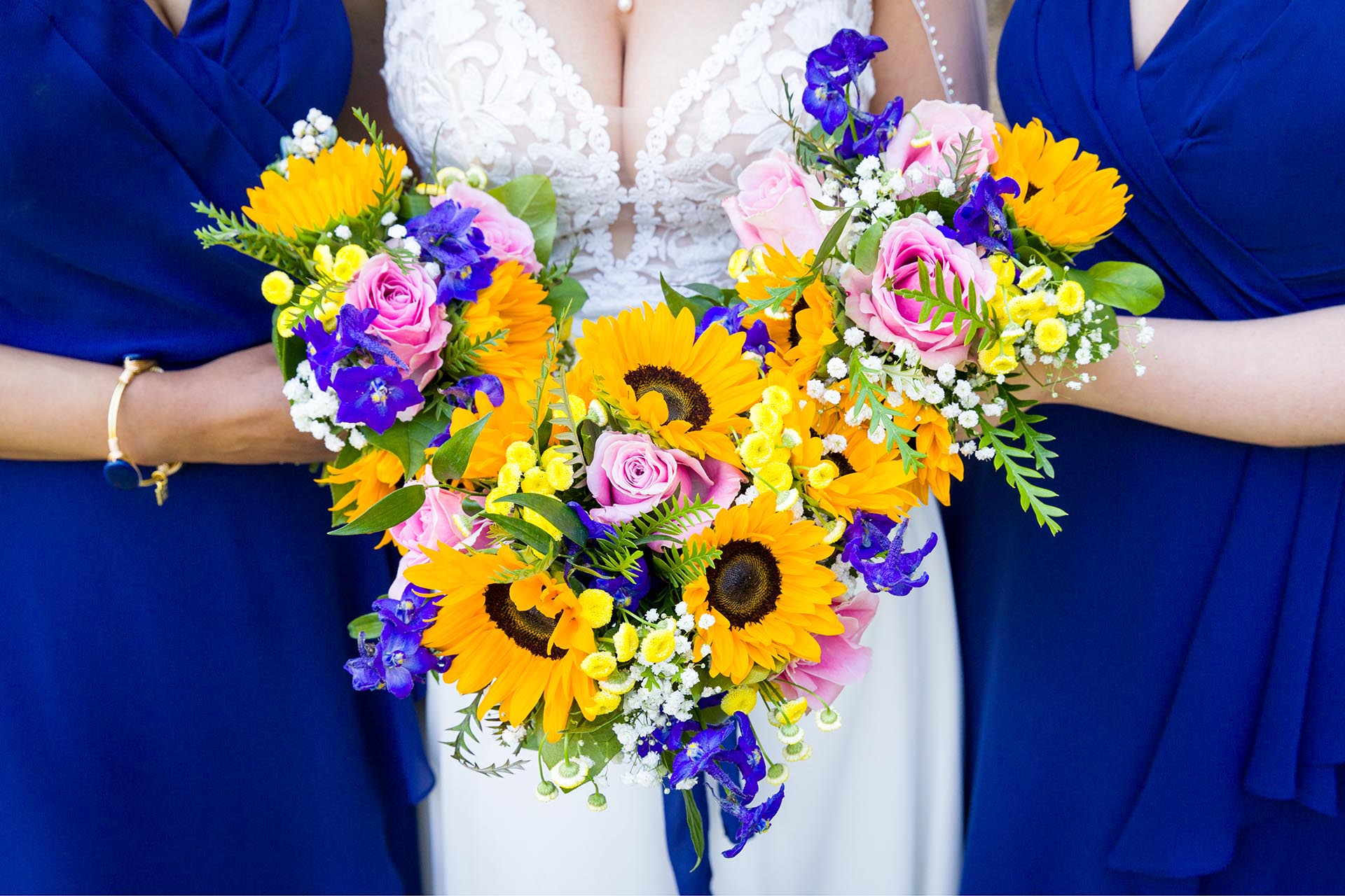 Bridal flowers at a summer Leez Priory wedding, Great Leighs, Chelmsford, by Essex wedding photographer