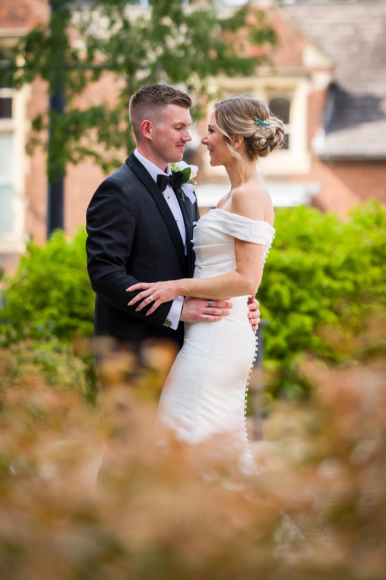 Photograph of the bride and groom in the gardens outside Braintree Town Hall, Braintree, Essex