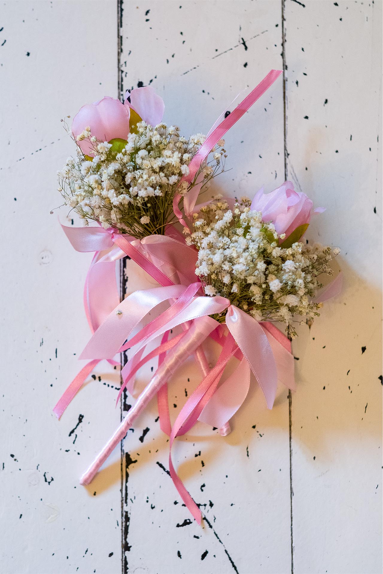 Photograph of bridesmaids' flowers